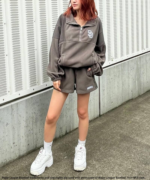 BACK TO THE FIELD(バック トゥー ザ フィールド)の「【MLB】ハーフZIPフリースコンビセットアップ(ワンピース・レディース・グレー系/オフホワイト/グリーン・FREE)」の18枚目の写真