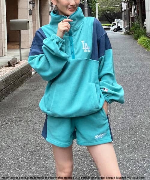 BACK TO THE FIELD(バック トゥー ザ フィールド)の「【MLB】ハーフZIPフリースコンビセットアップ(ワンピース・レディース・グレー系/オフホワイト/グリーン・FREE)」の10枚目の写真