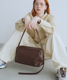 Auntie Rosa Holiday（アンティローザホリデー）の「フェイクレザー2WAYスクエアバッグ【詳細動画あり】（ショルダーバッグ）」