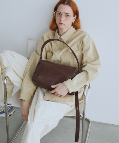 Auntie Rosa Holiday（アンティローザホリデー）の「フェイクレザー