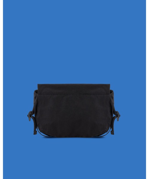 EMPORIO ARMANI(エンポリオアルマーニ)の「【エンポリオ アルマーニ】ASV ブラックブルー カプセルコレクション メッセンジャーバッグ ナイロン スモール(ショルダーバッグ・メンズ・ブラック・FREE)」の3枚目の写真