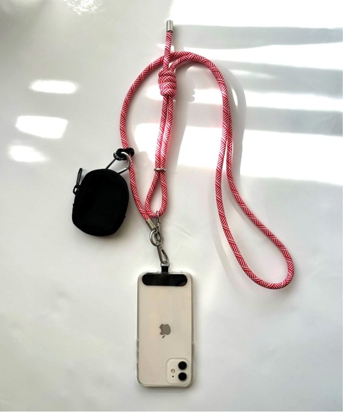 lit.Cy(リットシー)の「ミニポーチ付き 太ロープ スマホショルダー ストラップ(スマホグッズ・レディース・イエロー/ハウンドトゥース/シルバー/レッド/ネイビー/ブラック/ブラック系その他/ゴールド/ブラウン・FREE)」の6枚目の写真