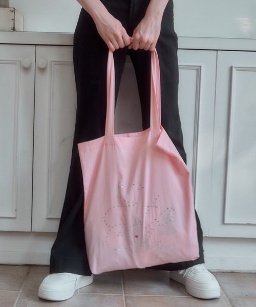Birthday room（バースデイルーム）の「[A4サイズ/ジャンボうちわ収納可能] ロゴストーンカラートートバッグ / logo stone color tote bag（トートバッグ・レディース・ライトブルー/ピンク/レッド/ネイビー/パープル/イエロー/ブラック/スモークピンク・FREE）」の6枚目の写真