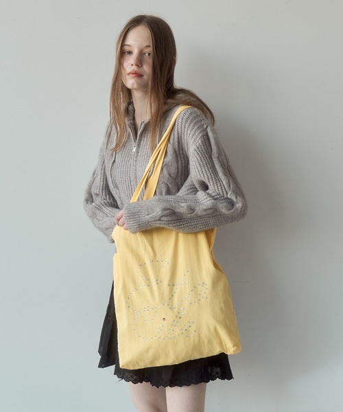 Birthday room（バースデイルーム）の「[A4サイズ/ジャンボうちわ収納可能] ロゴストーンカラートートバッグ / logo stone color tote bag（トートバッグ・レディース・ライトブルー/ピンク/レッド/ネイビー/パープル/イエロー/ブラック/スモークピンク・FREE）」の5枚目の写真