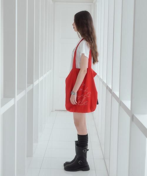 Birthday room（バースデイルーム）の「[A4サイズ/ジャンボうちわ収納可能] ロゴストーンカラートートバッグ / logo stone color tote bag（トートバッグ・レディース・ライトブルー/ピンク/レッド/ネイビー/パープル/イエロー/ブラック/スモークピンク・FREE）」の9枚目の写真