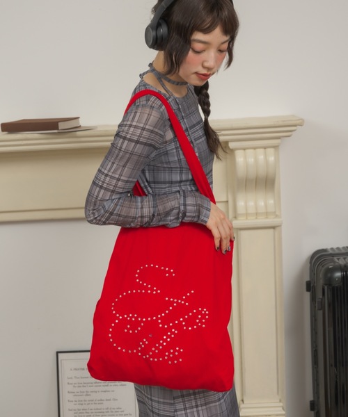 Birthday room（バースデイルーム）の「[A4サイズ/ジャンボうちわ収納可能] ロゴストーンカラートートバッグ / logo stone color tote bag（トートバッグ・レディース・ライトブルー/ピンク/レッド/ネイビー/パープル/イエロー/ブラック/スモークピンク・FREE）」の18枚目の写真