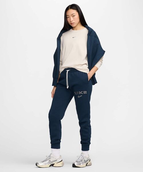 NIKE（ナイキ）の「ナイキ スポーツウェア ウィメンズ ルーズ ロングスリーブ Tシャツ / Nike Sportswear Women's Loose Long-Sleeve T-Shirt HF0772-104 Light Orewood Brown（Tシャツ/カットソー・レディース・ブラウン系その他・L/2XL/M/S/XL/XS）」の5枚目の写真