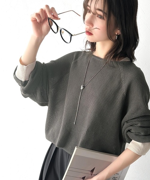 classicalelf(クラシカルエルフ)の「遊び心のある程よい透け感。オーバーサイズワッフル編みドルマン袖トップス(長袖)(Tシャツ/カットソー・レディース・ブルー系1/グリーン系その他/グレー系その他/ブラック/アイボリー・LARGE/MEDIUM/SMALL/X-LARGE)」の9枚目の写真