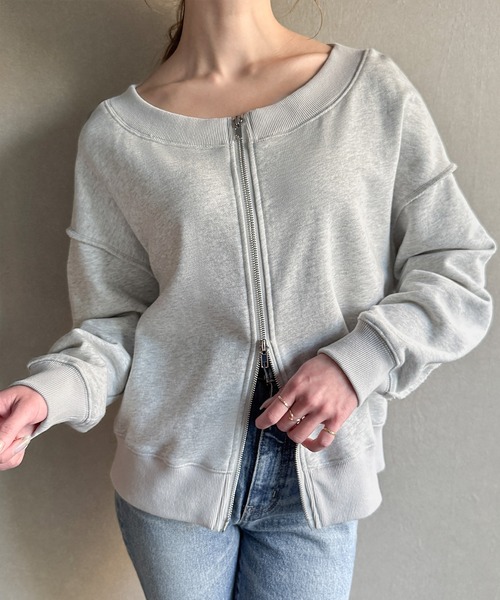 JUNOAH（ジュノア）の「ワイドネックWジップデザインラインスウェット（スウェット・レディース・チャコール/杢グレー/ブラック・LARGE/MEDIUM/X-LARGE）」の2枚目の写真