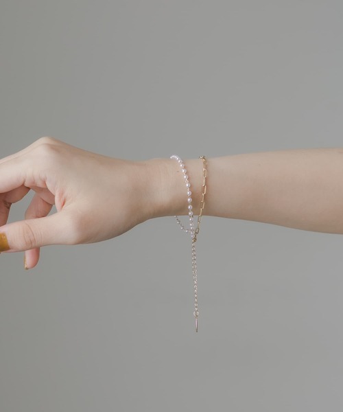 SMELLY(スメリー)の「パールチェーンデュアルブレスレット(ブレスレット・レディース・アイボリー・-)」の2枚目の写真