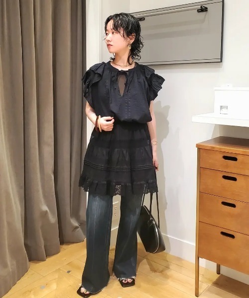 ROSE BUD(ローズバッド)の「(CREOLME)フレアデニムパンツ(デニムパンツ・レディース・ネイビー/ブルー/ブラック・S/M/L)」の20枚目の写真