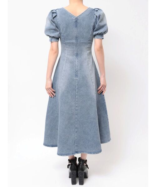 EATME（イートミー）の「ダブルベルトデザインデニムワンピース（ワンピース・レディース・ライトブルー/ブラック・SMALL/MEDIUM）」の16枚目の写真