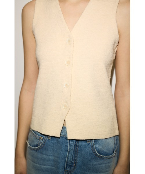 THROW by SLY（スローバイスライ）の「THROW　V/N BUTTON VEST Vネック ボタン ベスト（ベスト・レディース・アイボリー/ブラック・FREE）」の9枚目の写真