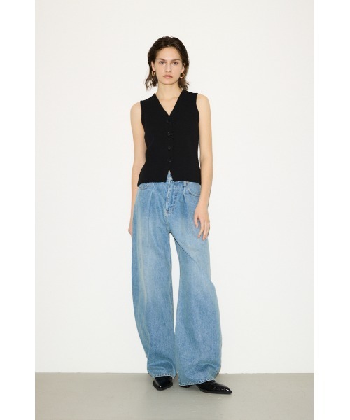 THROW by SLY（スローバイスライ）の「THROW　V/N BUTTON VEST Vネック ボタン ベスト（ベスト・レディース・アイボリー/ブラック・FREE）」の11枚目の写真