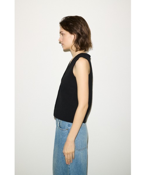 THROW by SLY（スローバイスライ）の「THROW　V/N BUTTON VEST Vネック ボタン ベスト（ベスト・レディース・アイボリー/ブラック・FREE）」の13枚目の写真