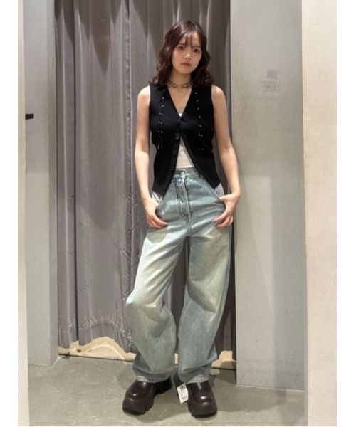 THROW by SLY（スローバイスライ）の「THROW　V/N BUTTON VEST Vネック ボタン ベスト（ベスト・レディース・アイボリー/ブラック・FREE）」の18枚目の写真