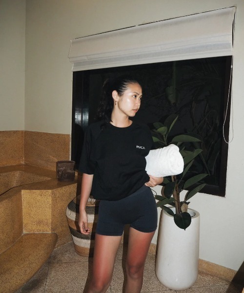 RVCA（ルーカ）の「RVCA レディース MINI RVCA UTILITY SS TEE サーフTシャツ 【2025年春夏モデル】/ルーカ水陸両用UVケアドローコード付き半袖ラッシュガード(水着)（ラッシュガード・レディース・ホワイト/ブラック/ピンク系その他/ブラウン系その他・MEDIUM/SMALL/LARGE）」の20枚目の写真