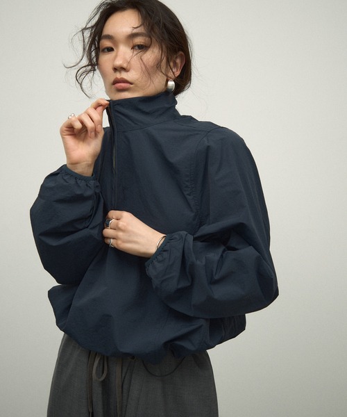 Lutim by u（ルチバイユー）の「Half-zip over-tops / ハーフジップオーバートップス（パーカー・レディース・ホワイト/ネイビー/イエロー・FREE）」の2枚目の写真