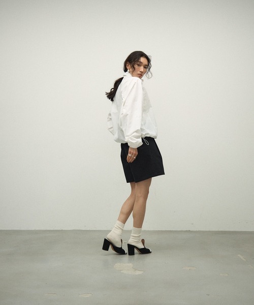 Lutim by u（ルチバイユー）の「Half-zip over-tops / ハーフジップオーバートップス（パーカー・レディース・ホワイト/ネイビー/イエロー・FREE）」の4枚目の写真