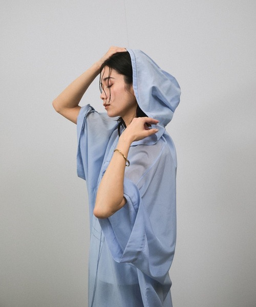 SALON adam et rope'（サロン アダム エ ロペ）の「コットンシルクフードカフタンワンピース（ワンピース・レディース・ブラック/ホワイト/サックスブルー・FREE）」の12枚目の写真
