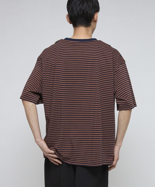 Firsthand(ファーストハンド)の「Firsthand/ファーストハンド 5.7オンス リラックスフィット ワンポイントロゴ刺繍 ショートスリーブ ボーダーTシャツ / 半袖Tシャツ(Tシャツ/カットソー・メンズ・ネイビー/チャコールグレー/ブラック・L/M)」の15枚目の写真