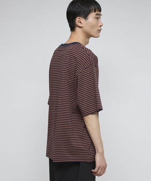 Firsthand(ファーストハンド)の「Firsthand/ファーストハンド 5.7オンス リラックスフィット ワンポイントロゴ刺繍 ショートスリーブ ボーダーTシャツ / 半袖Tシャツ(Tシャツ/カットソー・メンズ・ネイビー/チャコールグレー/ブラック・L/M)」の16枚目の写真