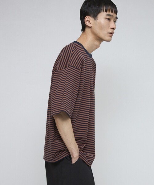 Firsthand(ファーストハンド)の「Firsthand/ファーストハンド 5.7オンス リラックスフィット ワンポイントロゴ刺繍 ショートスリーブ ボーダーTシャツ / 半袖Tシャツ(Tシャツ/カットソー・メンズ・ネイビー/チャコールグレー/ブラック・L/M)」の17枚目の写真