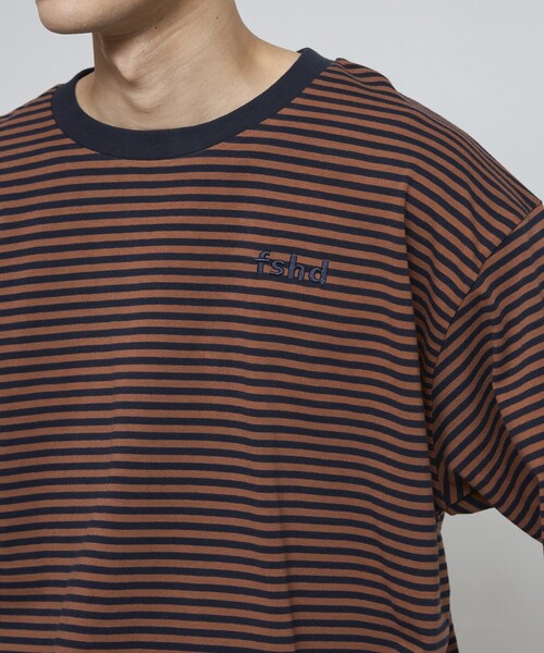 Firsthand(ファーストハンド)の「Firsthand/ファーストハンド 5.7オンス リラックスフィット ワンポイントロゴ刺繍 ショートスリーブ ボーダーTシャツ / 半袖Tシャツ(Tシャツ/カットソー・メンズ・ネイビー/チャコールグレー/ブラック・L/M)」の19枚目の写真