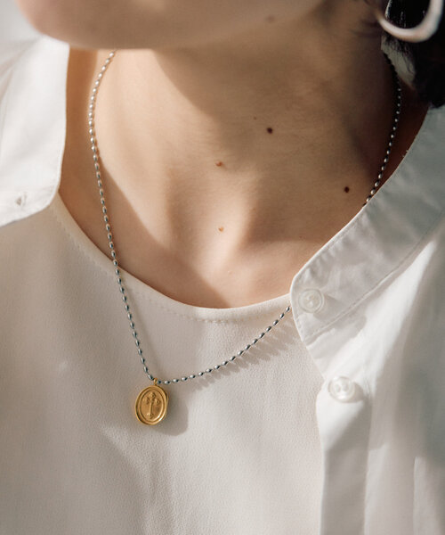 ear PAPILLONNER（イアパピヨネ）の「《金属アレルギー対応/ステンレス》クロスコインネックレス（ネックレス・レディース・ゴールド・FREE）」の5枚目の写真