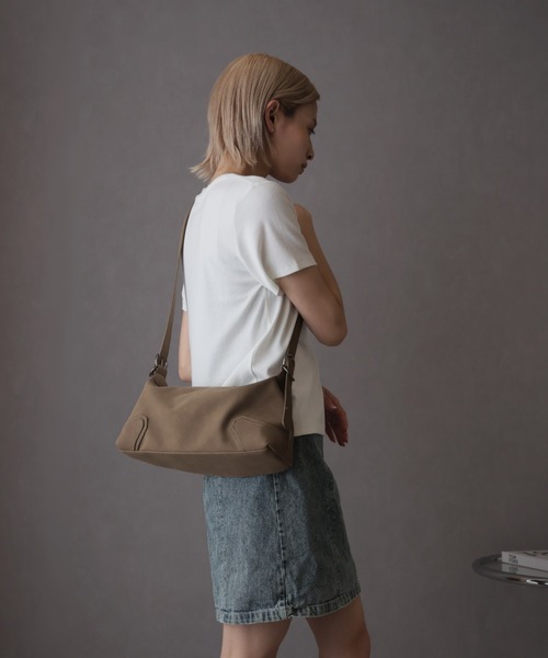 Ulysses（ユリシス）の「2wayスエードスクエアショルダーバッグ（ショルダーバッグ・レディース・ブラウン・F）」の4枚目の写真