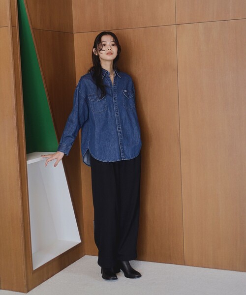 Lee(リー)の「【別注】Lee / ルーズ フィット シャツ(シャツ/ブラウス・レディース・ネイビー/ロイヤルブルー・ONE SIZE)」の3枚目の写真