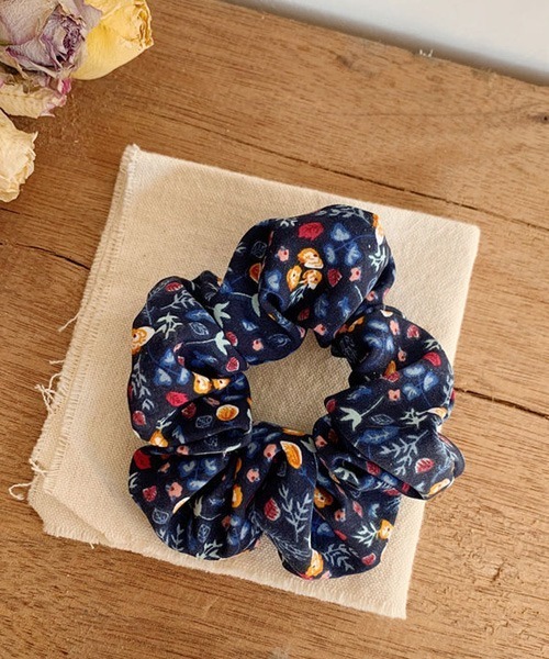 VIBGYOR Women（ヴィブジョー　ウィメン）の「【urge select】花柄デザイン アソート シュシュ【5色1セット】（シュシュ・レディース・その他・FREE）」の5枚目の写真