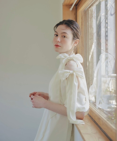 NOTREemor（ノートルエモア）の「point ribbon shirt dress（ワンピース・レディース・Moca/クリーム・FREE）」の4枚目の写真