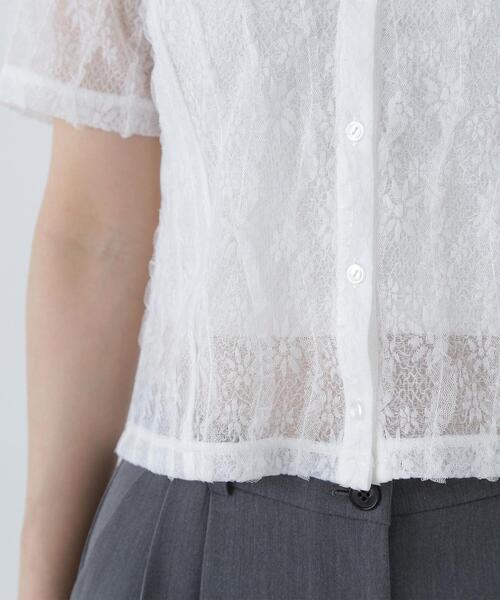 NATURAL BEAUTY BASIC（ナチュラルビューティーベーシック）の「◇クロップドレースシャツ（シャツ/ブラウス・レディース・ブラック/オフホワイト・SMALL/MEDIUM）」の4枚目の写真