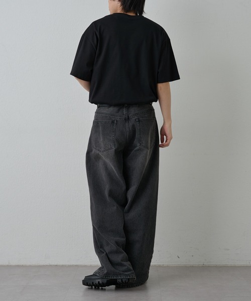 COLONY 2139(コロニートゥーワンスリーナイン)の「箔プリントロゴTシャツ(Tシャツ/カットソー・メンズ・ホワイト/ブラック・MEDIUM/LARGE)」の5枚目の写真
