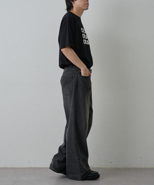 COLONY 2139(コロニートゥーワンスリーナイン)の「箔プリントロゴTシャツ(Tシャツ/カットソー・メンズ・ホワイト/ブラック・MEDIUM/LARGE)」の6枚目の写真
