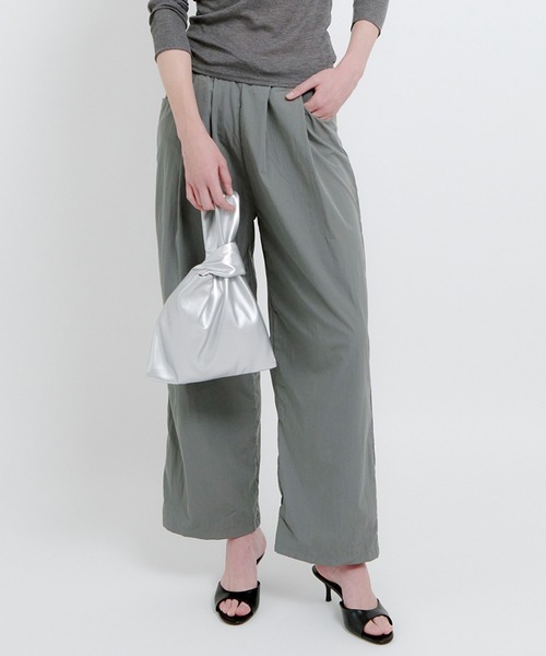 kiehtova（キエトヴァ）の「【kiehtova】AIRY WIDE PANTS/エアリー ワイド パンツ KTWR33 ※（その他パンツ・レディース・チャコールグレー/ライトグレー・M/L）」の2枚目の写真