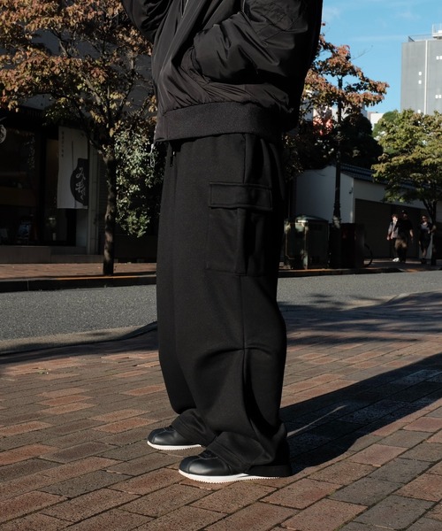 2AM（ツーエイエム）の「INTODUSK / SURVIVAL CARGO SWEATS（カーゴパンツ・メンズ・ブラック/グレー系その他・LARGE/SMALL/MEDIUM）」の5枚目の写真