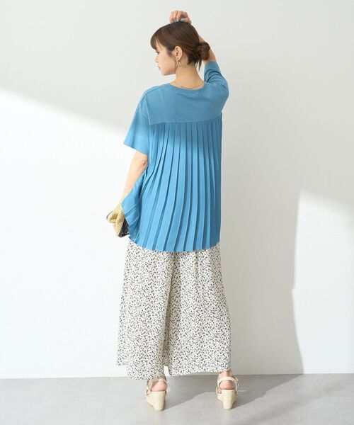 earth music&ecology(アースミュージックアンドエコロジー)の「バックプリーツドッキングチュニック(チュニック・レディース・ブルー/アイボリー/ブラック・FREE)」の10枚目の写真