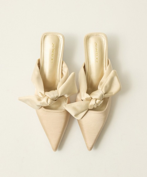 NEUNA（ヌナ）の「サテンミュール（パンプス・レディース・ブラック/シャンパン・39/38/36）」の2枚目の写真