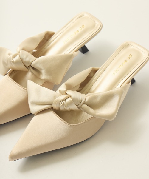 NEUNA（ヌナ）の「サテンミュール（パンプス・レディース・ブラック/シャンパン・39/38/36）」の4枚目の写真