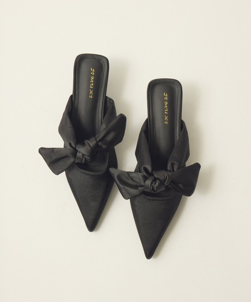 NEUNA（ヌナ）の「サテンミュール（パンプス・レディース・ブラック/シャンパン・39/38/36）」の9枚目の写真