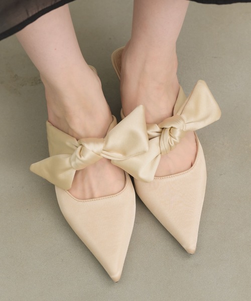 NEUNA（ヌナ）の「サテンミュール（パンプス・レディース・ブラック/シャンパン・39/38/36）」の21枚目の写真