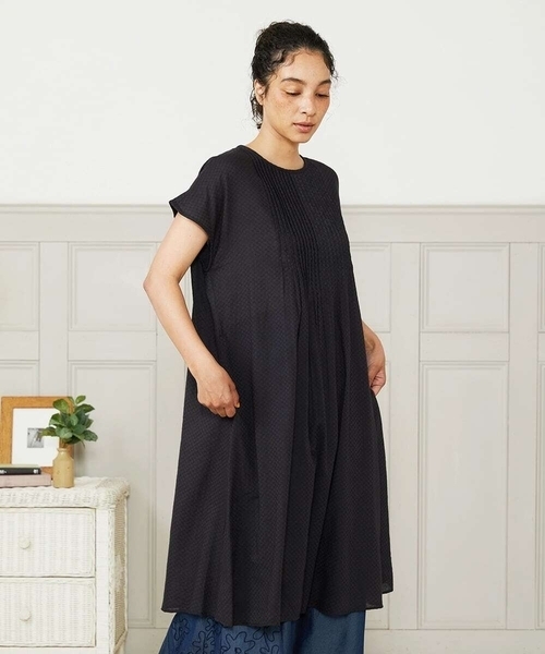 Jocomomola(ホコモモラ)の「Asistencia a la planta ブロックプリントワンピース(ワンピース・レディース・ブラック/クリーム・40)」の1枚目の写真
