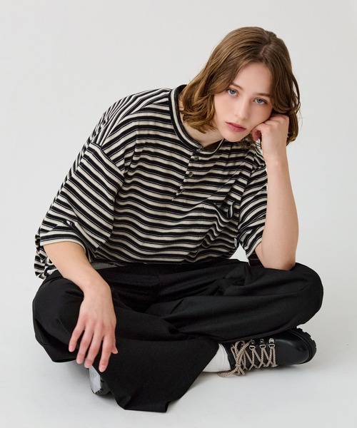 WETTEMPT(ウィテンプト)の「HENLEY NECK MULTI BORDER TEE / ヘンリーネックマルチボーダーT(Tシャツ/カットソー・メンズ・グレー/ブラック/グレイッシュベージュ・SMALL/MEDIUM/LARGE)」の13枚目の写真
