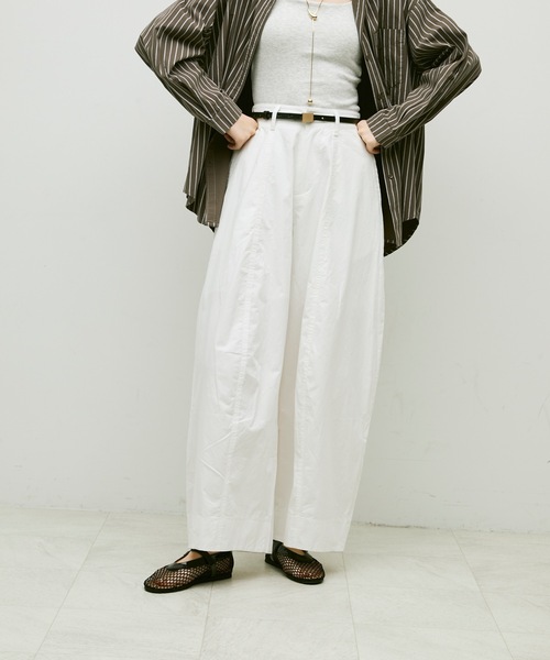 Lutim by u（ルチバイユー）の「Basic barrel pants / ベーシックバレルパンツ（その他パンツ・レディース・ホワイト/ブラック・MEDIUM/LARGE/SMALL）」の8枚目の写真