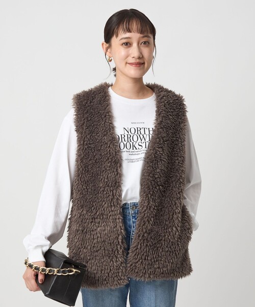 green label relaxing（グリーンレーベルリラクシング）の「ボア ベスト（ベスト・レディース・モカ/ダークグレー/オフホワイト・FREE）」の17枚目の写真