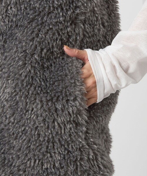 green label relaxing（グリーンレーベルリラクシング）の「ボア ベスト（ベスト・レディース・モカ/ダークグレー/オフホワイト・FREE）」の4枚目の写真