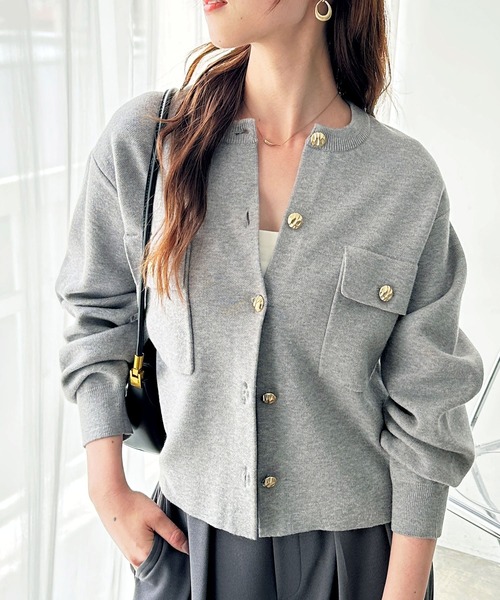 GeeRA(ジーラ)の「ロングシーズン使える!金ボタン長袖ニットカーディガン(カーディガン/ボレロ・レディース・レッド/杢グレー/ブラック・MEDIUM/LARGE/X-LARGE)」の13枚目の写真