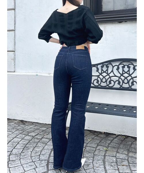 dazzlin(ダズリン)の「【吉田朱里】メイクアップフレアデニムパンツ(デニムパンツ・レディース・ライトブルー/インディゴブルー・X-SMALL/SMALL/MEDIUM/LARGE)」の1枚目の写真